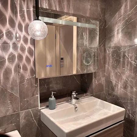 Daire Luxurious 2 Bedroom With Sea View In Monkstown