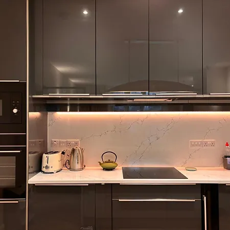 Daire Luxurious 2 Bedroom With Sea View In Monkstown