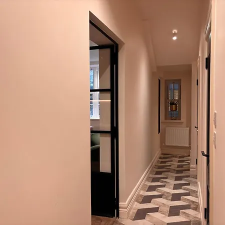 Luxurious 2 Bedroom With Sea View In Monkstown شقة *