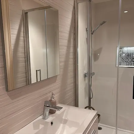 Daire Luxurious 2 Bedroom With Sea View In Monkstown Blackrock (Dublin)