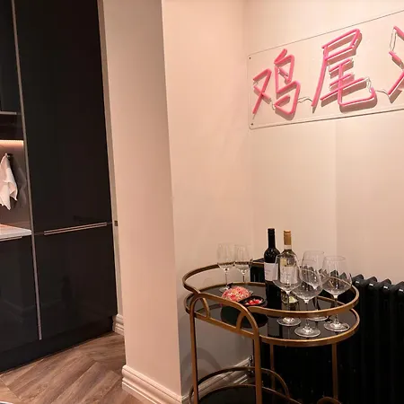 Appartement Luxurious 2 Bedroom With Sea View In Monkstown *