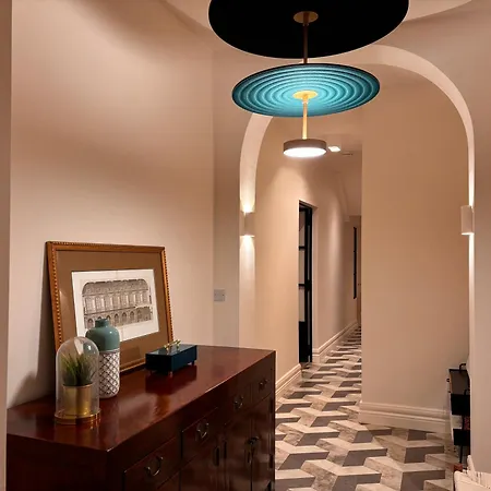 Luxurious 2 Bedroom With Sea View In Monkstown *
