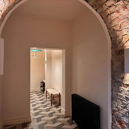 Luxurious 2 Bedroom With Sea View In Monkstown * بلاكروك