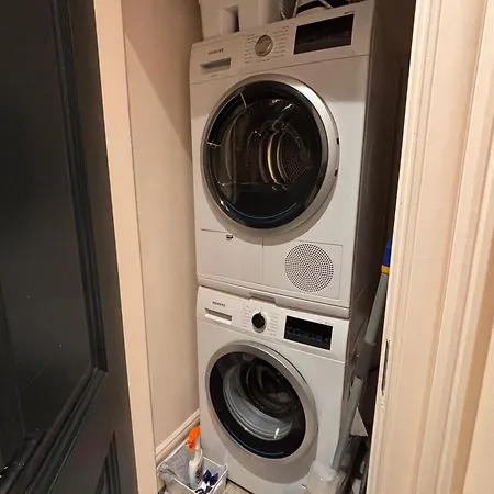 Appartement Luxurious 2 Bedroom With Sea View In Monkstown *