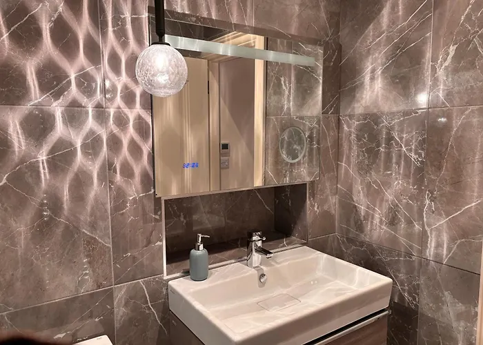 Daire Luxurious 2 Bedroom With Sea View In Monkstown