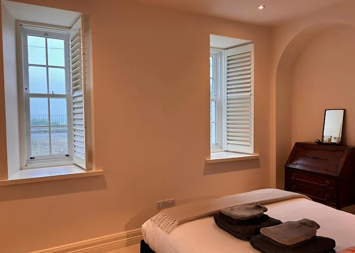 Daire Luxurious 2 Bedroom With Sea View In Monkstown *
