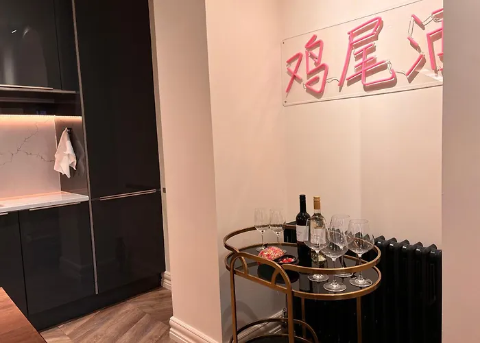 Daire Luxurious 2 Bedroom With Sea View In Monkstown *