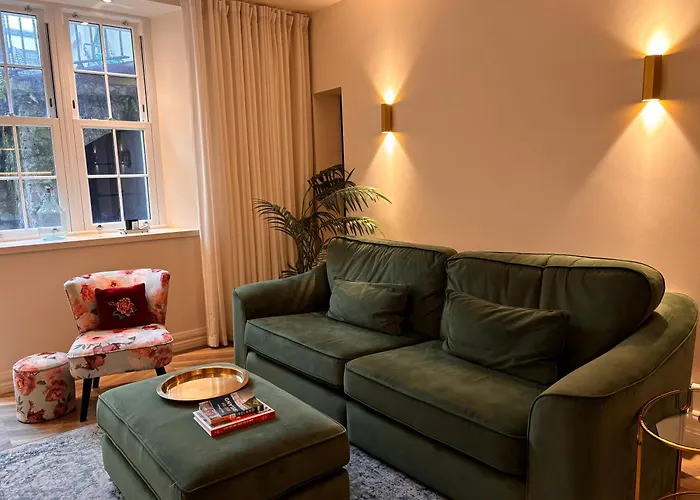 Daire Luxurious 2 Bedroom With Sea View In Monkstown *
