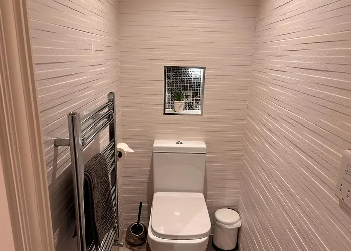 Luxurious 2 Bedroom With Sea View In Monkstown Daire