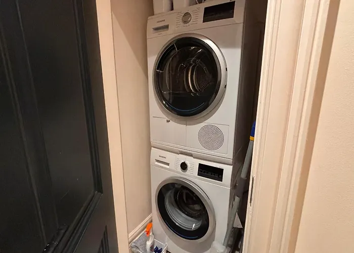 Daire Luxurious 2 Bedroom With Sea View In Monkstown *